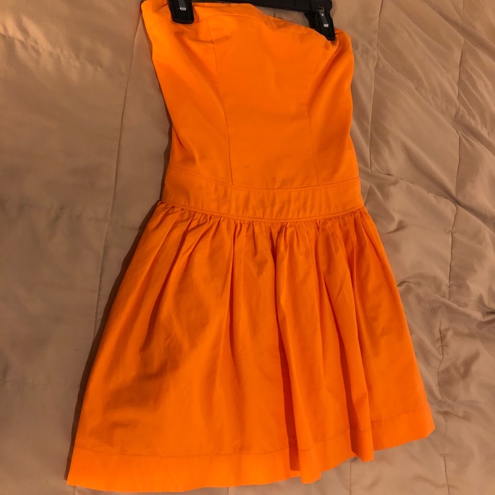 Tupe top dress